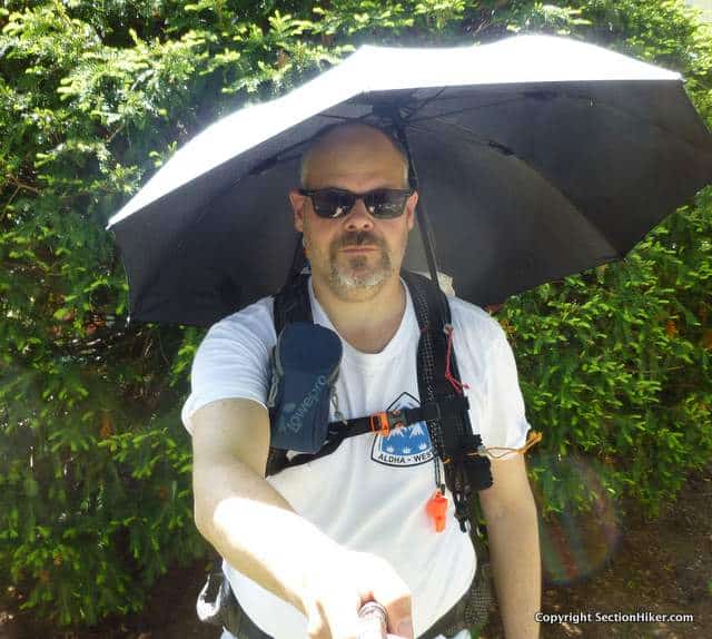 how to attach a hiking umbrella